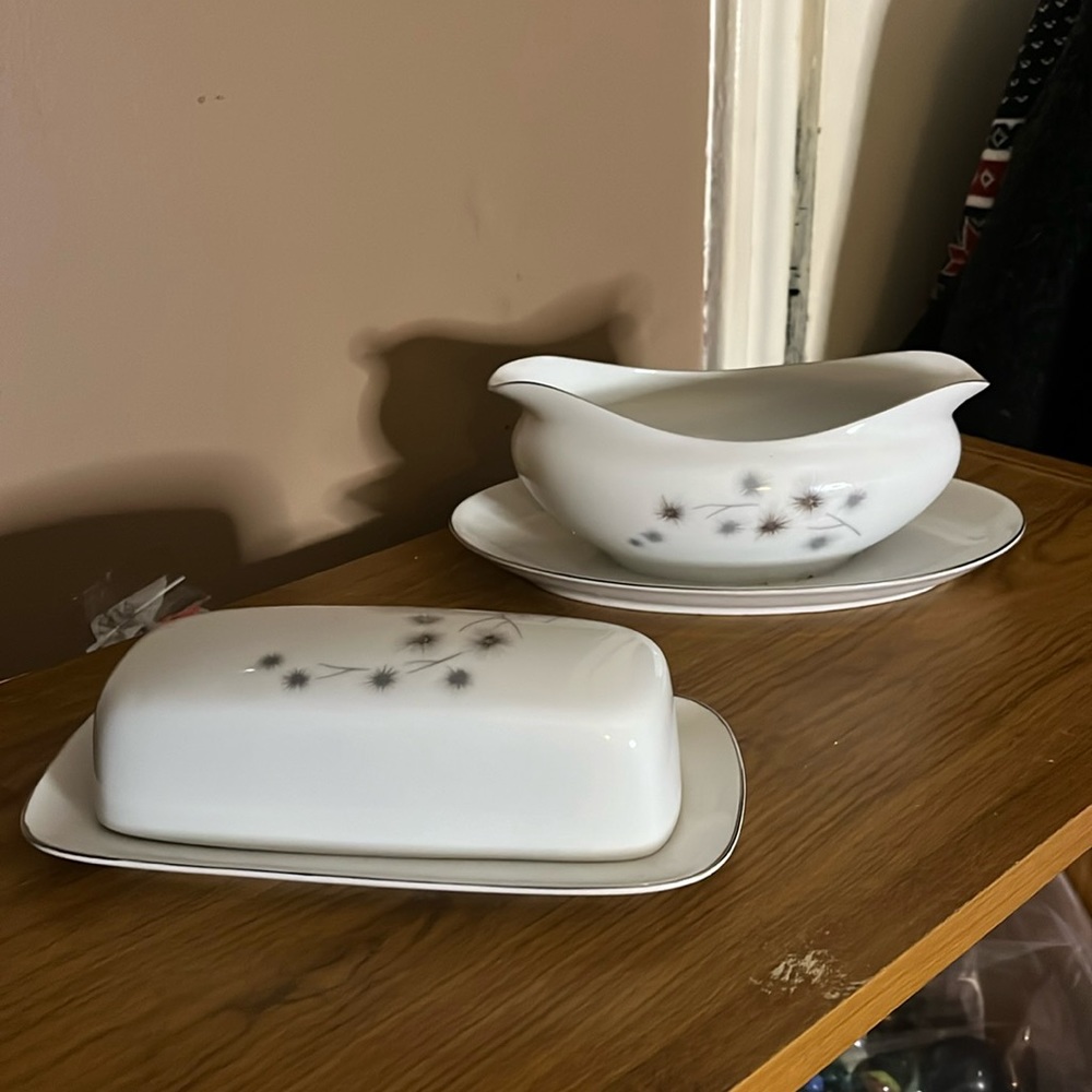 😄MCM butter dish gravy boat fine china